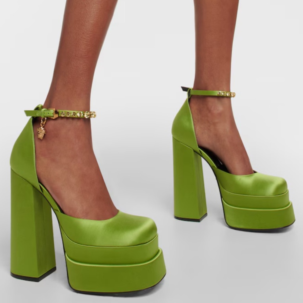 NEW VERSACE Medusa Aevitas Satin Platform Acid Lime Pumps in Size 39 IT / 9 US